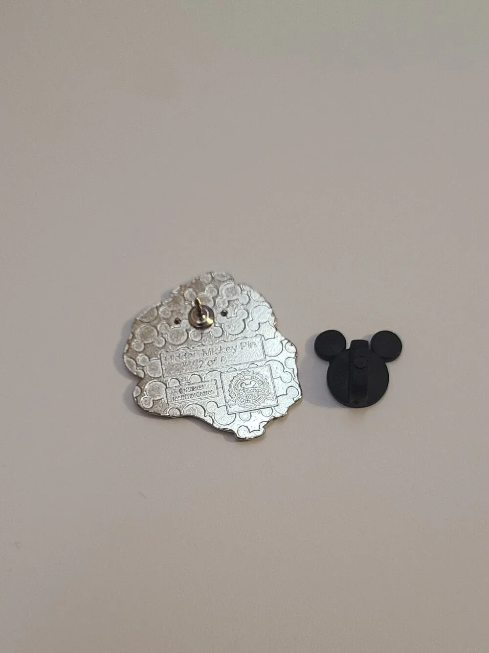 Disney Genie From Aladdin Bath Pin 👓
